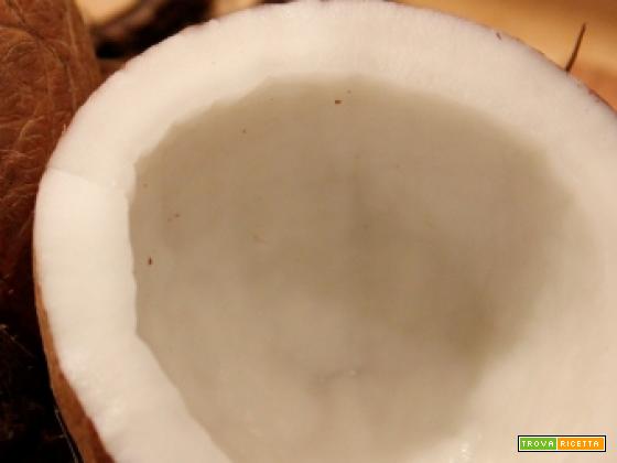 Ricetta noce di cocco ripiena alla crema