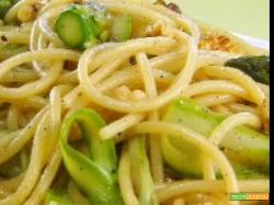 Spaghetti alle noci e asparagi
