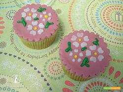 Cupcake decorati con la tecnica dello stencil