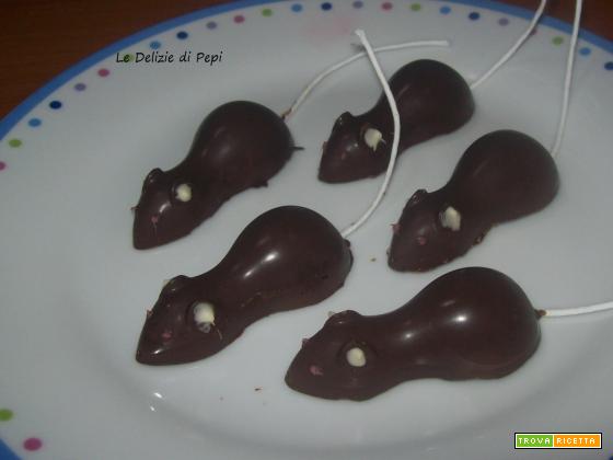 Topolini di cioccolato ripieni di latte condensato