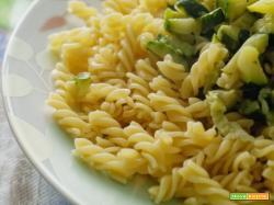 PASTA FREDDA CON ZUCCHINE