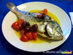 Orata con olive e pomodorini