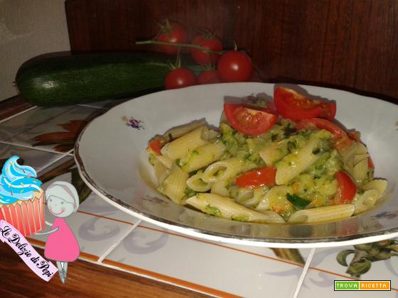 Pasta zucchine e pomodori