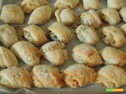 Rotolini con gorgonzola, pere e noci