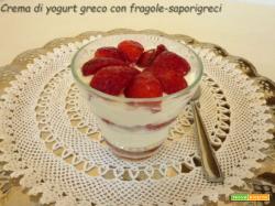 Crema di yogurt greco con fragole
