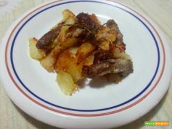 Salsiccia con patate al forno