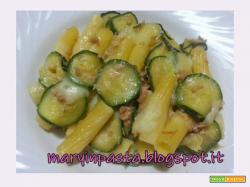 Pasta filante con tonno e zucchine