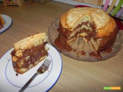 Ciambellone con crema alla nocciola