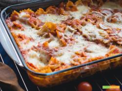 Farfalle al forno con pomodoro e mozzarella