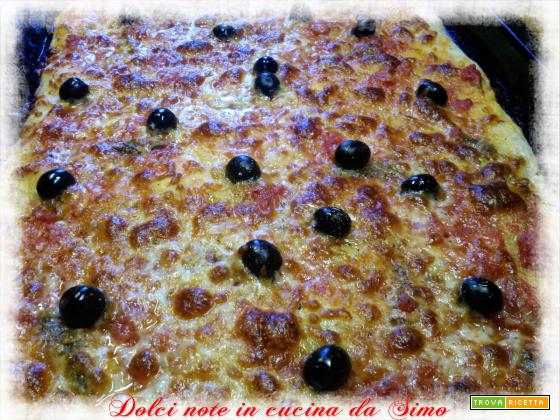 Pizza acciughe e olive