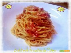 Spaghetti cremosi con ricotta e pancetta