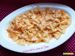 Farfalle cremose con peperoni e gorgonzola