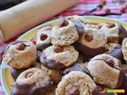 Biscotti nocciole e cioccolato