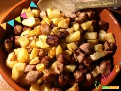 Salsiccia di pollo e tacchino con patate senza grassi aggiunti, nella friggitrice ad aria