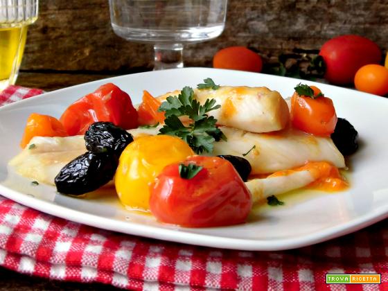 Merluzzo con pomodorini e olive