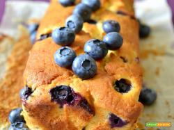 Cake ai mirtilli e yogurt greco