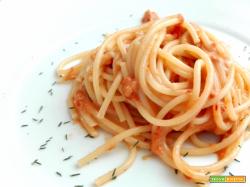 Spaghetti cremosi al pesto leggero