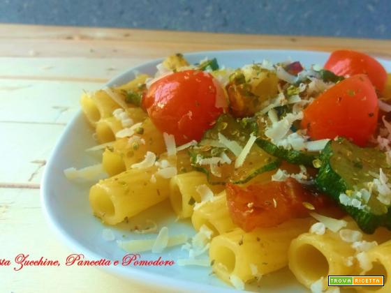 Pasta Zucchine, Pancetta e Pomodoro