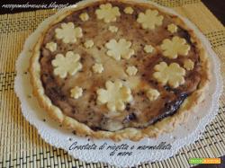 
Crostata di ricotta e marmellata di more
