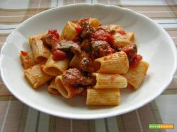 Pasta con ragù di fegatini