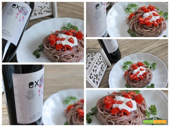 Spaghetti inebriati di Ex con panna acida e pomodorini