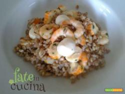 
Farro con gamberi e surimi