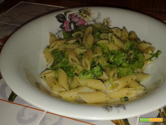 Pasta con broccolo siciliano