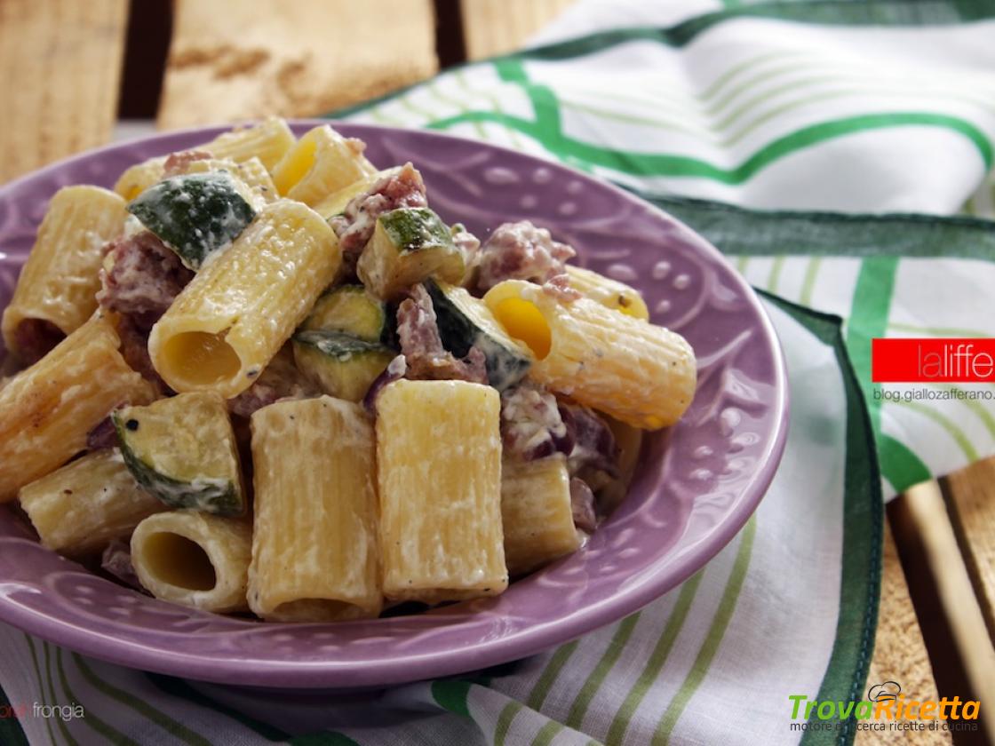 Pasta Con Zucchine E Salsiccia Ricetta Trovaricetta Com