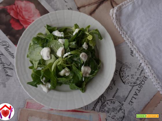 Valeriana con salsa magra allo yogurt