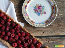Tarte (senza cottura) con ganache al cioccolato e lamponi