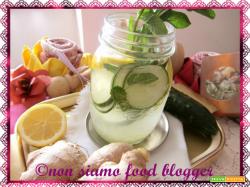 Acqua detox al limone e zenzero (con cetriolo e menta) per pancia piatta