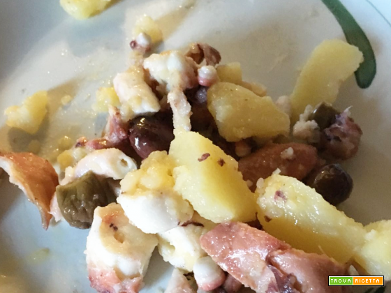 Insalata di polpo, olive e patate