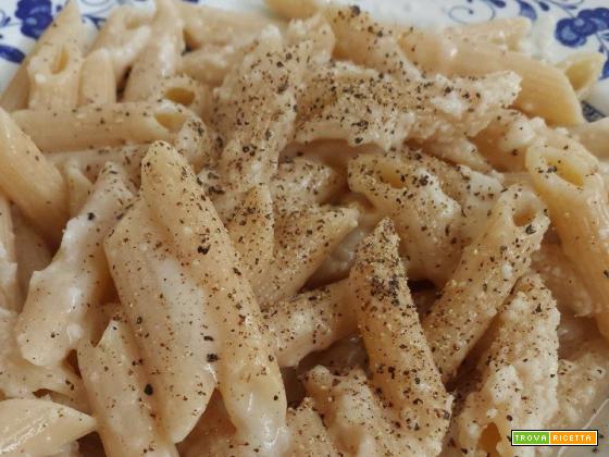 Penne cacio e pepe, ricetta primo semplice