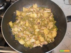 seppie con piselli e patate