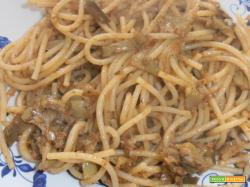 spaghetti al sugo di carciofi