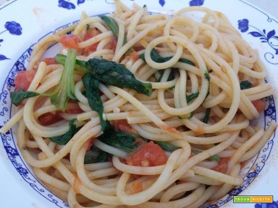 Spaghetti alle bietole e pomodorini