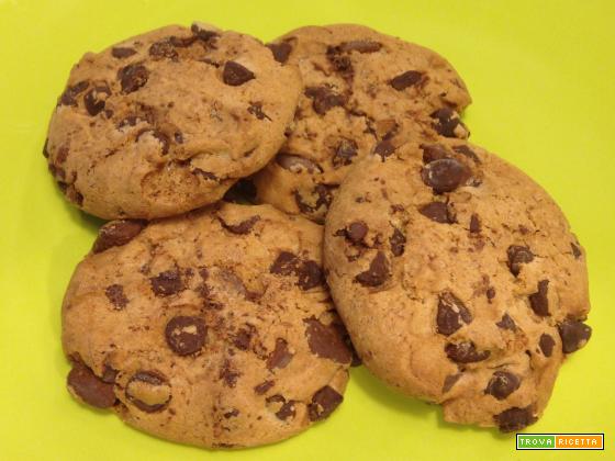 Cookies al burro d'arachidi e gocce di cioccolato