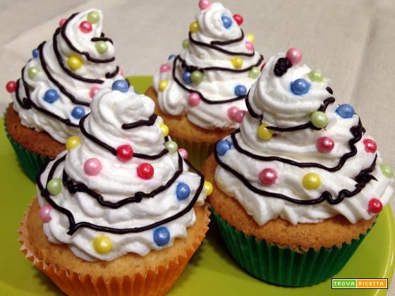 Cupcakes alla vaniglia colorati