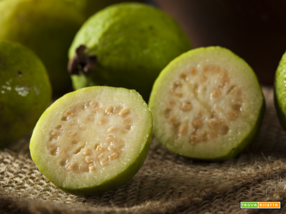 Il Guava possiede molta vitamina A e ed un quantitativo di vitamina C circa 8 volte maggiore rispetto all'arancia