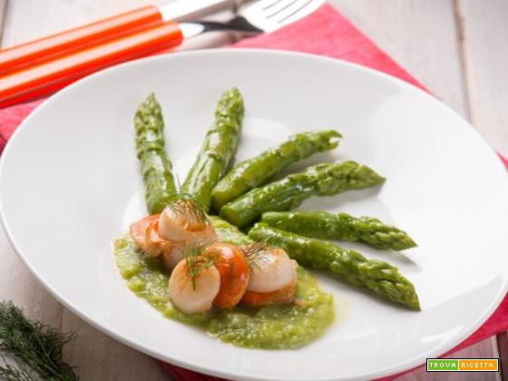 Capesante con gli asparagi: un piatto di mare leggero e gustoso