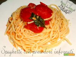 Spaghetti con pomodori infornati