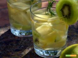 Acqua aromatizzata kiwi, ananas, zenzero e santoreggia