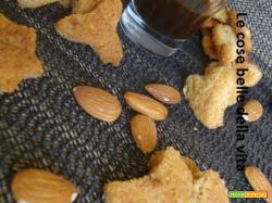 Biscotti al caffè con mandorle