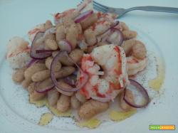 Antipasto di gamberi, cannellini e cipolla di Tropea