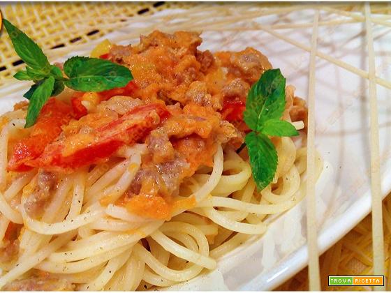 Spaghetti carota salsiccia e peperoni
