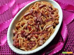 Spaghetti al sugo di ceci e pancetta croccante