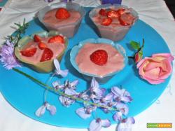 Budino vegan alle fragole con latte di mandorla