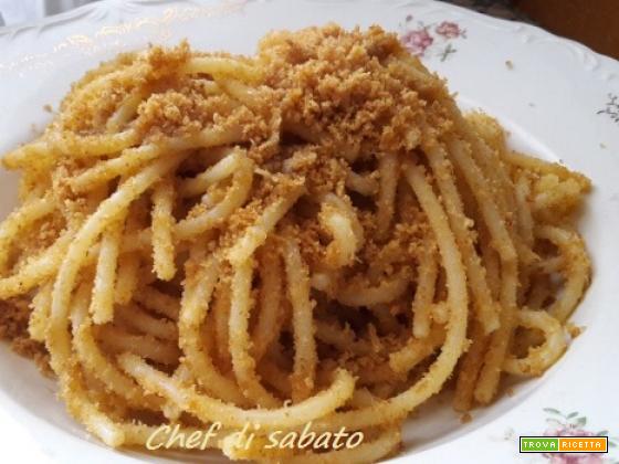Spaghetti con mollica di pane