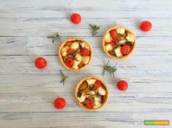 Crostatine di farro con verdure e provolone