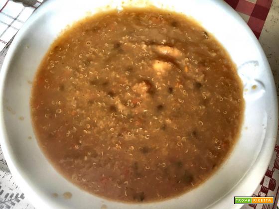Zuppa di quinoa, ceci e lenticchie - Ricetta vegetariana